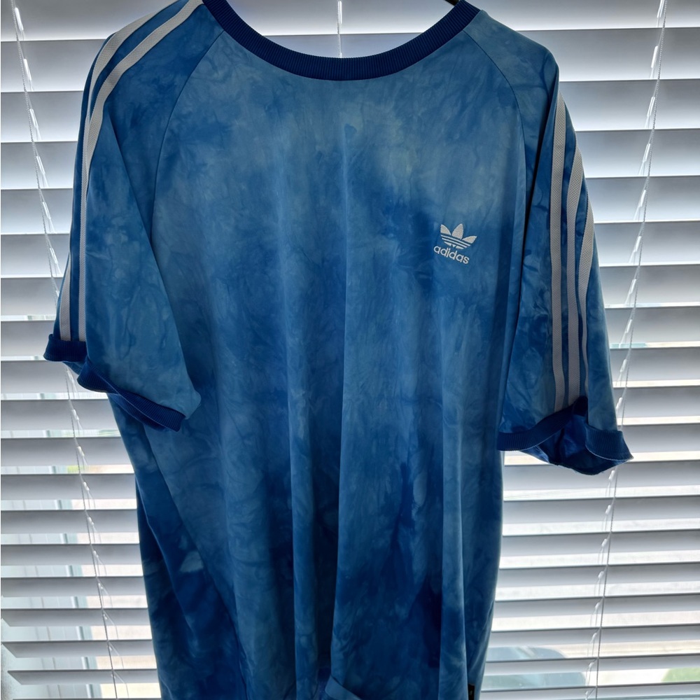 Addidas blue tye dye shirt